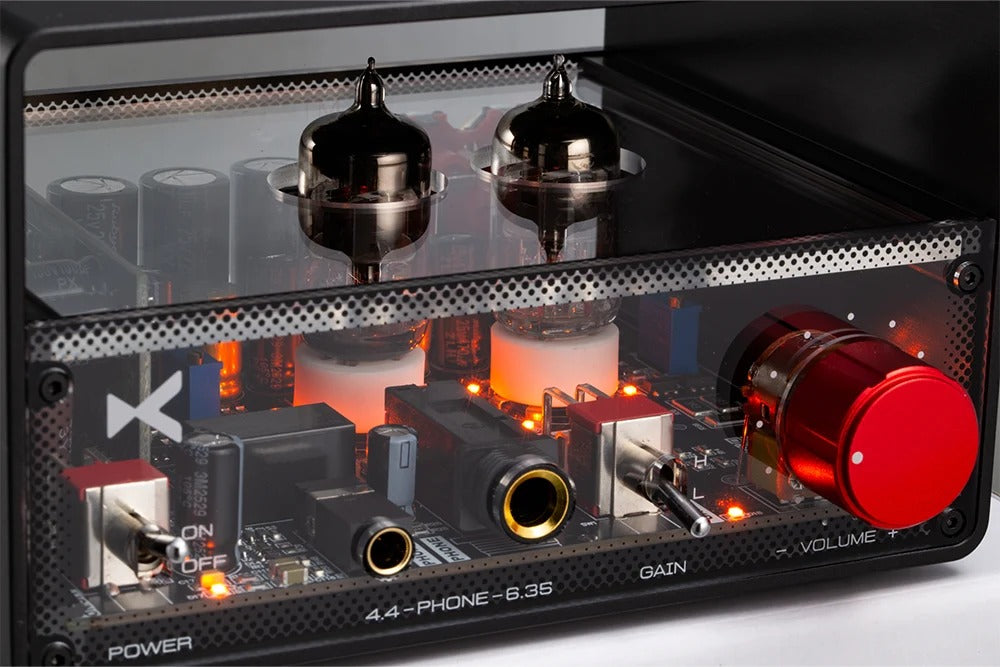 xduoo mt02 tube headphone amplifier in use